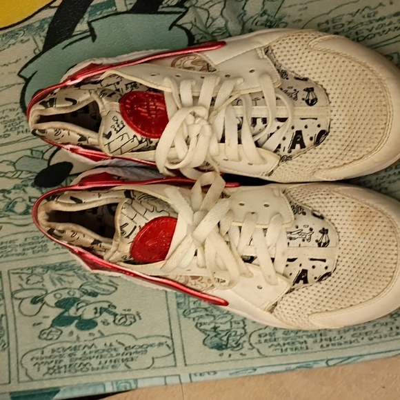 Nike Air Hurache - Picture 1 of 8